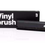 AM CARBON FIBRE VINYL BRUSH